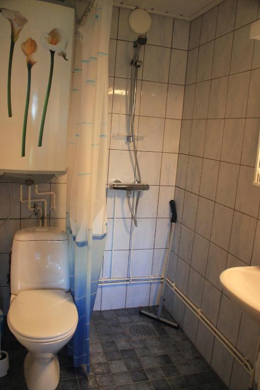 Hjortoe Stugor & Stockhus Finstrom Pokoj fotografie